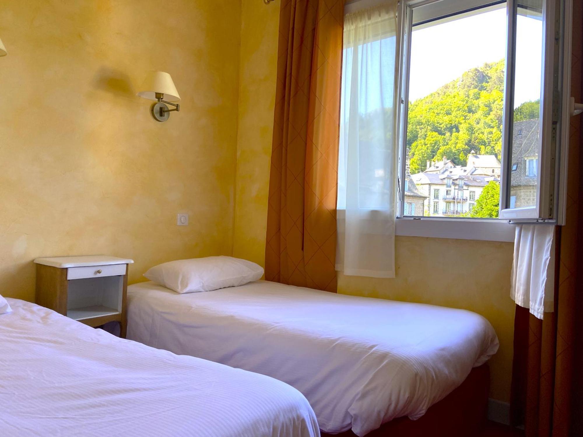 Hotel Beausejour Vic-sur-Cère 部屋 写真