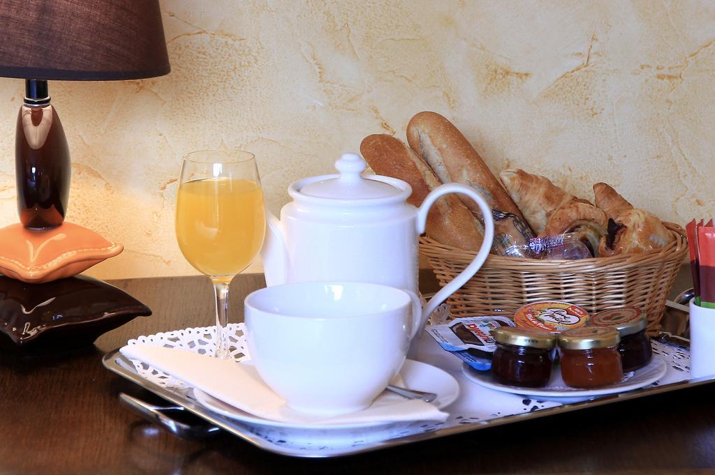 Hotel Beausejour Vic-sur-Cère エクステリア 写真